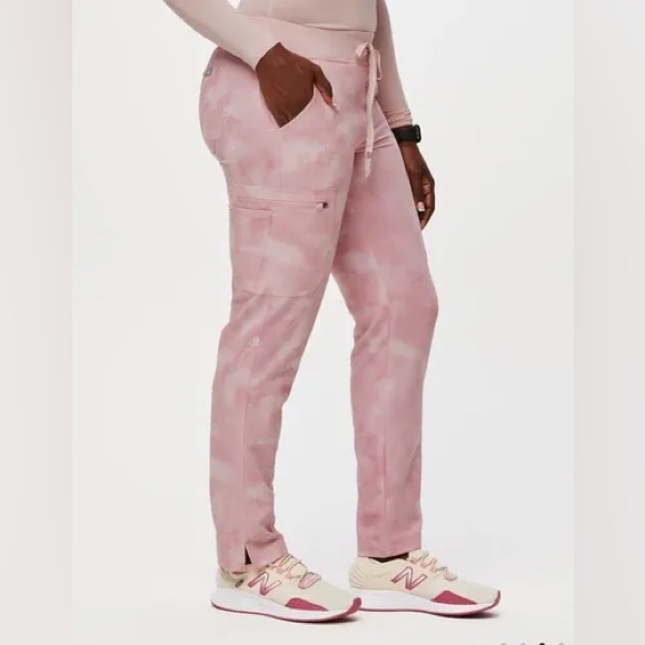 Figs Yola Skinny Scrub Pants / Marbled Rose / Size XS 🎀 - Picture 6 of 6